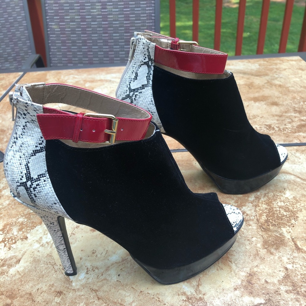 Print open toe pump size 8.5